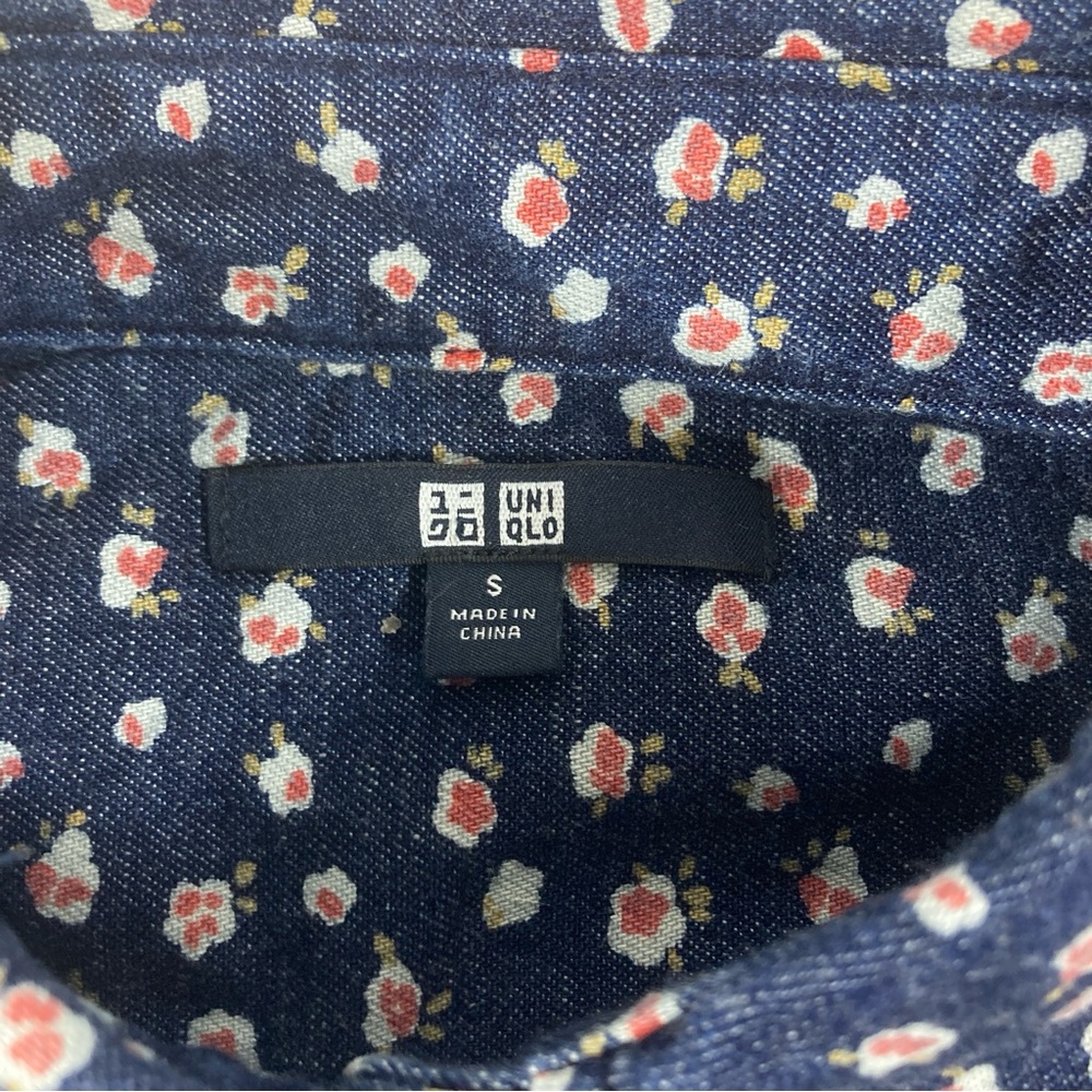 UNIQLO Shirt Women Blue Denim Cotton Red Floral Button Front S Casual Pocket - Picture 12 of 15